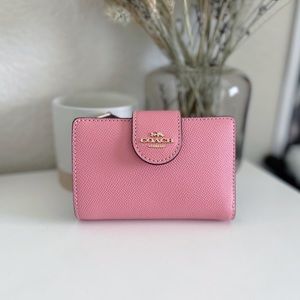 COACH Pink wallet in like new condition
